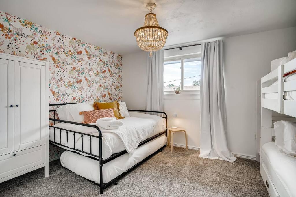 Family Townhome Near Mountains & Olde Town Arvada Extérieur photo